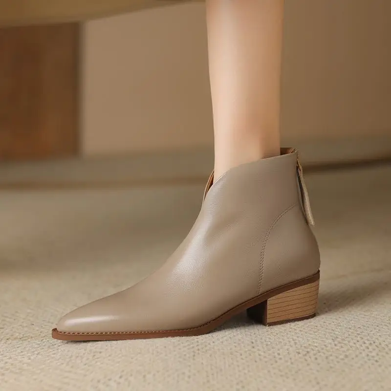 Size 33-41 Soft Genuine Leather Thick Heel Women Boots Winter Shoes High Quality Fashion Easy To Walk Woman Ankle Boots
Size 33-41 Soft Genuine Leather Thick Heel Women Boots Winter Shoes High Quality Fashion Easy To Walk Woman Ankle Boots