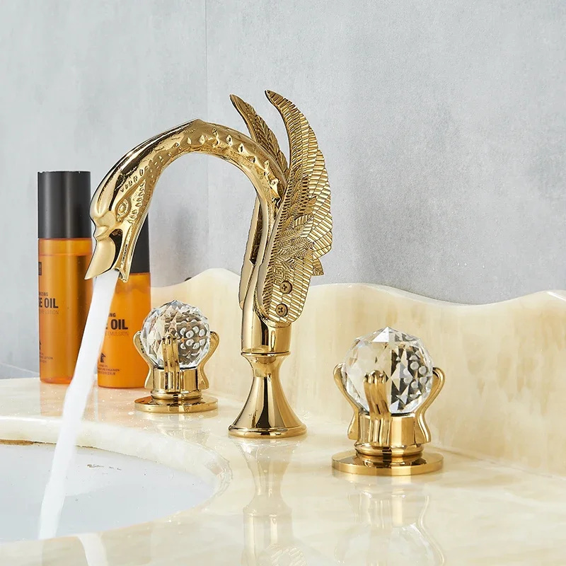 Vidric Luxury Swan Style Deck Mount Widespread Basin Faucet Two Handles Golden Washbasin Mixer Taps
Vidric Luxury Swan Style Deck Mount Widespread Basin Faucet Two Handles Golden Washbasin Mixer Taps