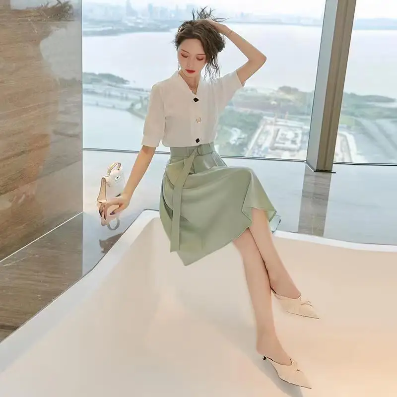 2023 New Fashion Skirt Set Summer Short-sleeved Chiffon Top Skirt Stylish Age-reducing Two-piece Dress
2023 New Fashion Skirt Set Summer Short-sleeved Chiffon Top Skirt Stylish Age-reducing Two-piece Dress