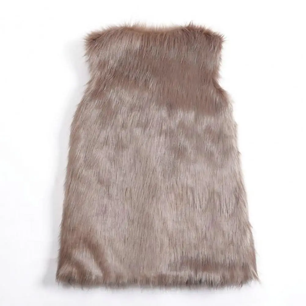 Features: Women's faux fur vest is casual and loose, simple and fashionable.
Features: Women's faux fur vest is casual and loose, simple and fashionable.