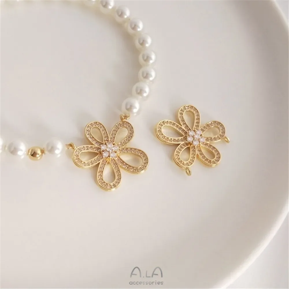 14K gold-clad micro-inlaid zircon fashion flower pendant DIY pearl necklace clavicle chain pendant neck chain hanging ornament
14K gold-clad micro-inlaid zircon fashion flower pendant DIY pearl necklace clavicle chain pendant neck chain hanging ornament