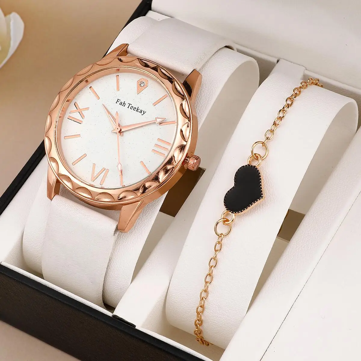 Fashion Leather Women's Watch Luxury Designer Brand Quartz WristWatch Dress Formal Watch Love Bracelet Set (Excluding Watch Box)
Fashion Leather Women's Watch Luxury Designer Brand Quartz WristWatch Dress Formal Watch Love Bracelet Set (Excluding Watch Box)