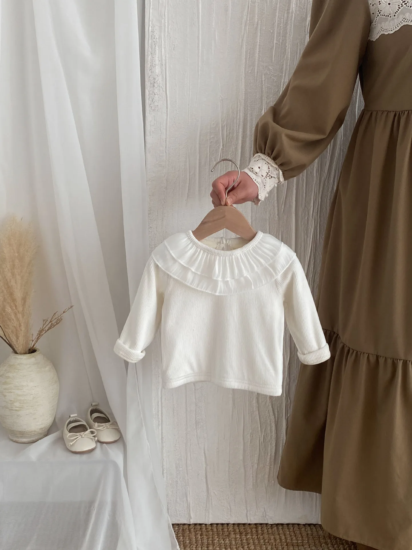 2025 Winter New Baby Girls Ruffle Collar Fleece Tees Infant Solid Bottoming Shirt Toddler Girls Plus Velvet Thick Warm Tops 9 Sb16501c7e53d4e13871595222e06f2a15
