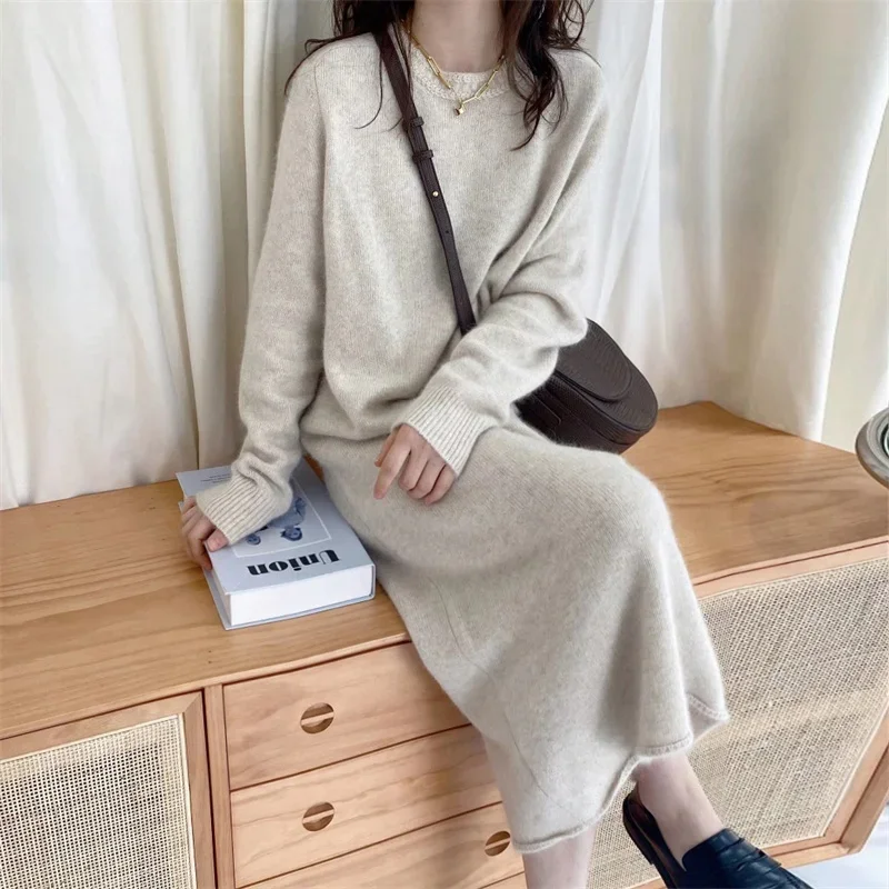 Autumn and Winter European Cashmere Dress Women's Medium Length Loose and Thick Knit Sweater Dress Over the Knee with Sweater
Autumn and Winter European Cashmere Dress Women's Medium Length Loose and Thick Knit Sweater Dress Over the Knee with Sweater