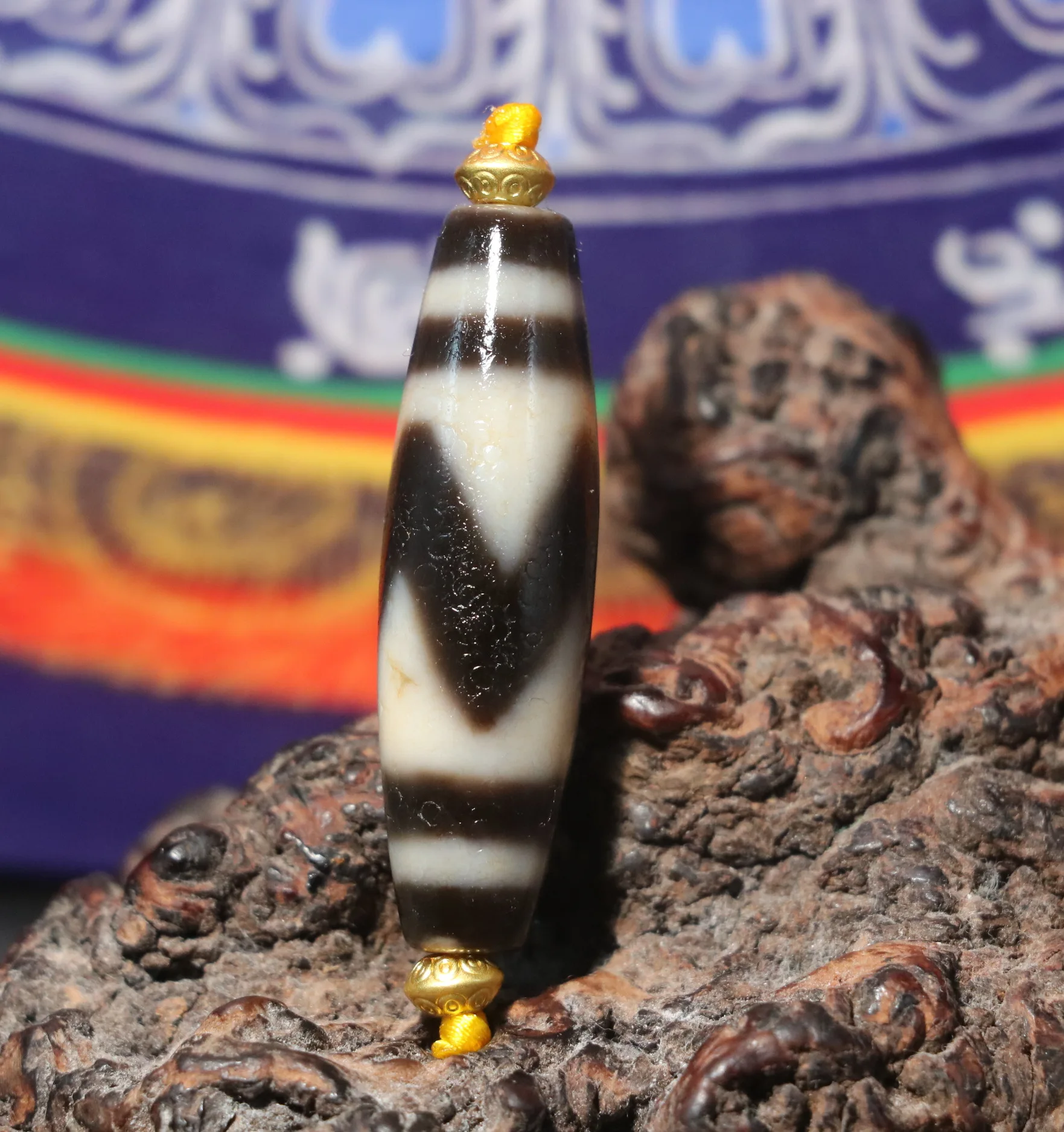 

Energy Tibetan Old Agate Oily Patina Sharp Tiger Tooth dzi Bead Pendant Amulet LKbrother Saurces Top Quality Garrentee
