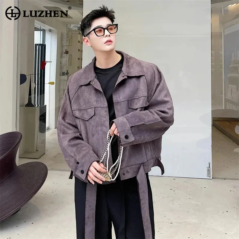 LUZHEN Men's Stylish Elegant Ribbon Decorate Original Casual Suede Jacket 2024 Spring New Trendy High Quality Short Coat LZ2719
LUZHEN Men's Stylish Elegant Ribbon Decorate Original Casual Suede Jacket 2024 Spring New Trendy High Quality Short Coat LZ2719