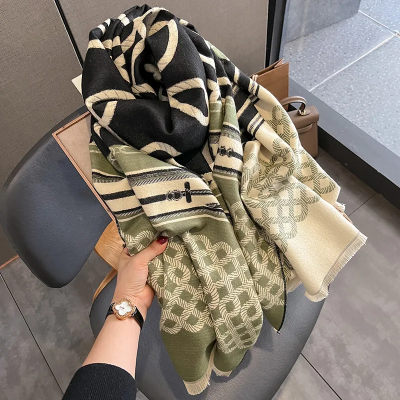 Luxury Dustproof Beach Towel Popular 195X65CM Wool Bandanna New Style Cashmere Big Shawls Winter Fashion print Sunscreen Scarves
Luxury Dustproof Beach Towel Popular 195X65CM Wool Bandanna New Style Cashmere Big Shawls Winter Fashion print Sunscreen Scarves