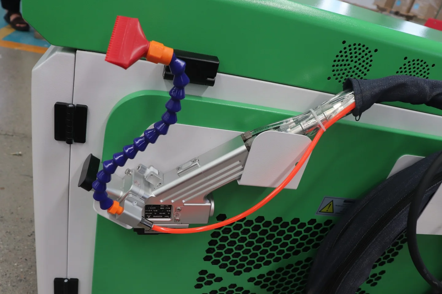 3 IN 1 Fiber Laser Cleaning Welding Cutting Machine Multi-functional for Metal Aluminium Steel
3 IN 1 Fiber Laser Cleaning Welding Cutting Machine Multi-functional for Metal Aluminium Steel