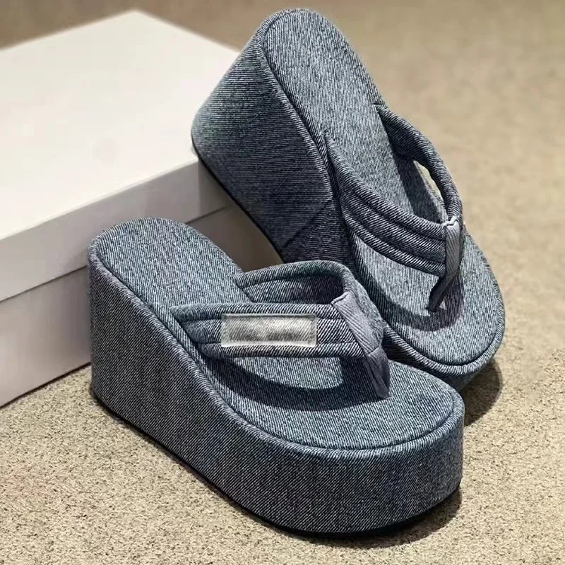 High quality 2023 summer new thick soled high-heeled cowboy herringbone slippers sponge cake soled holiday style beach shoes
High quality 2023 summer new thick soled high-heeled cowboy herringbone slippers sponge cake soled holiday style beach shoes