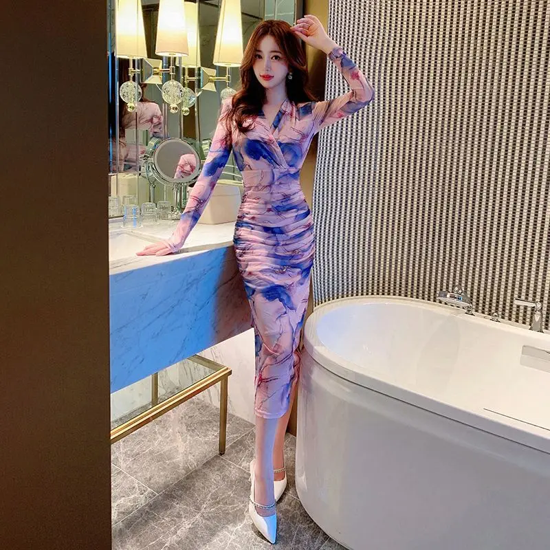 Bodycon Dress with Crinkled Texture and Printed Design, Sensuous and Slinky, Autumn Collection, 2023
Bodycon Dress with Crinkled Texture and Printed Design, Sensuous and Slinky, Autumn Collection, 2023