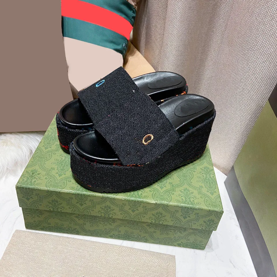 Y2k Style High Quality 11CM Platform Shoes Fashion Luxury Letter Casual Design Spring Autumn Outdoor Commute Simple Women Shoes
Y2k Style High Quality 11CM Platform Shoes Fashion Luxury Letter Casual Design Spring Autumn Outdoor Commute Simple Women Shoes