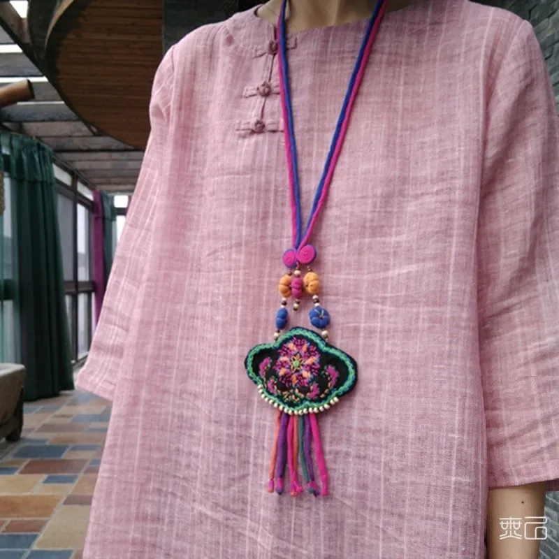 Embroidery Flower Necklace Handmade Retro National Style Rope Hanging Ornament Tassel Pendant
Embroidery Flower Necklace Handmade Retro National Style Rope Hanging Ornament Tassel Pendant
