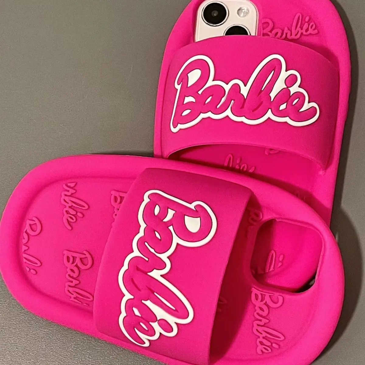 New Miniso Barbie Phone Case Kawaii Pink Slippers Style Phone Case Sweet Cool Girl Iphone 15 14 12Promax/11 13Pro
New Miniso Barbie Phone Case Kawaii Pink Slippers Style Phone Case Sweet Cool Girl Iphone 15 14 12Promax/11 13Pro