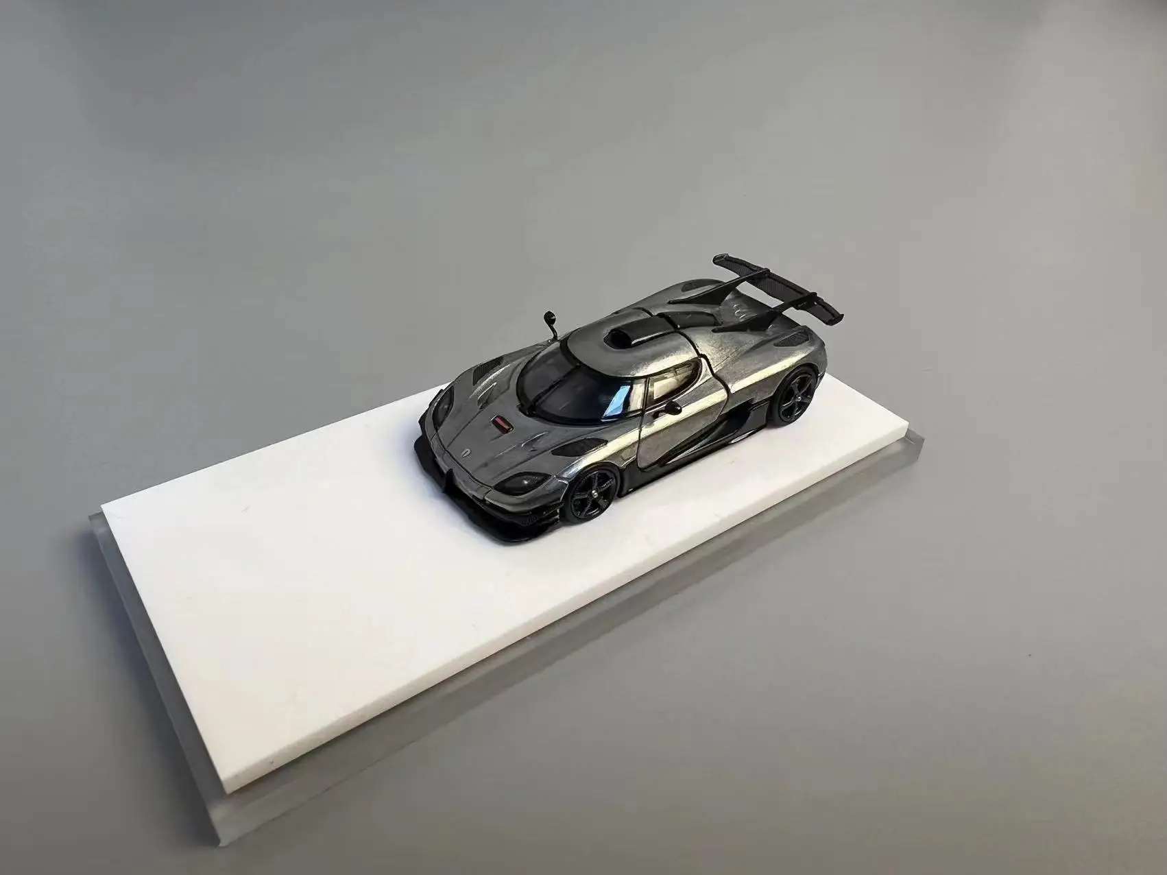 **Pre-order ** Flame 1:64 Koenigseg One: 1 Metallic Raw limit499 Diecast Model Car
**Pre-order ** Flame 1:64 Koenigseg One: 1 Metallic Raw limit499 Diecast Model Car