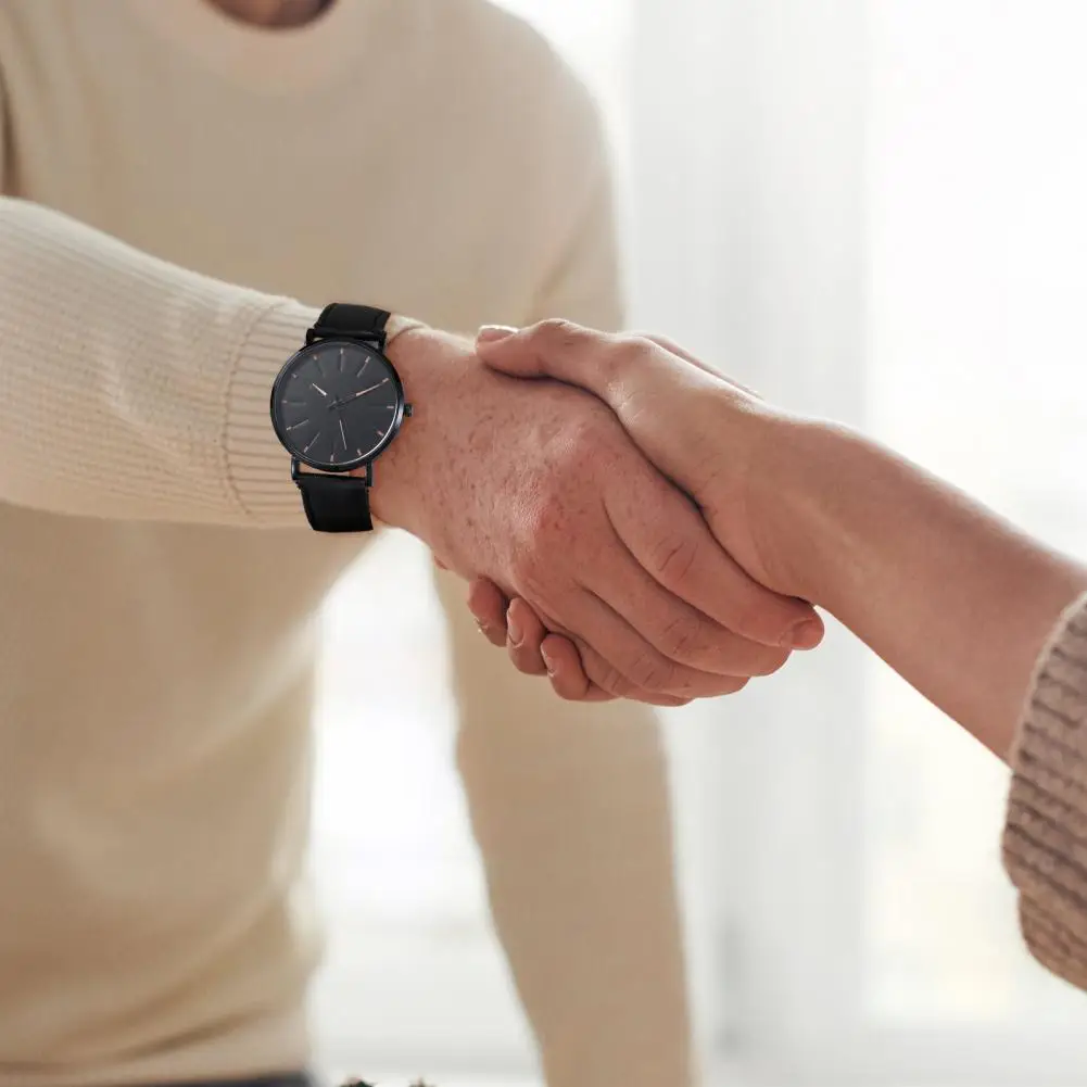 Elegant Men Watch Adjustable Faux Leather Men's Watch Bracelet Set with Accurate Round Dial Business Casual Sports Quartz
Elegant Men Watch Adjustable Faux Leather Men's Watch Bracelet Set with Accurate Round Dial Business Casual Sports Quartz
