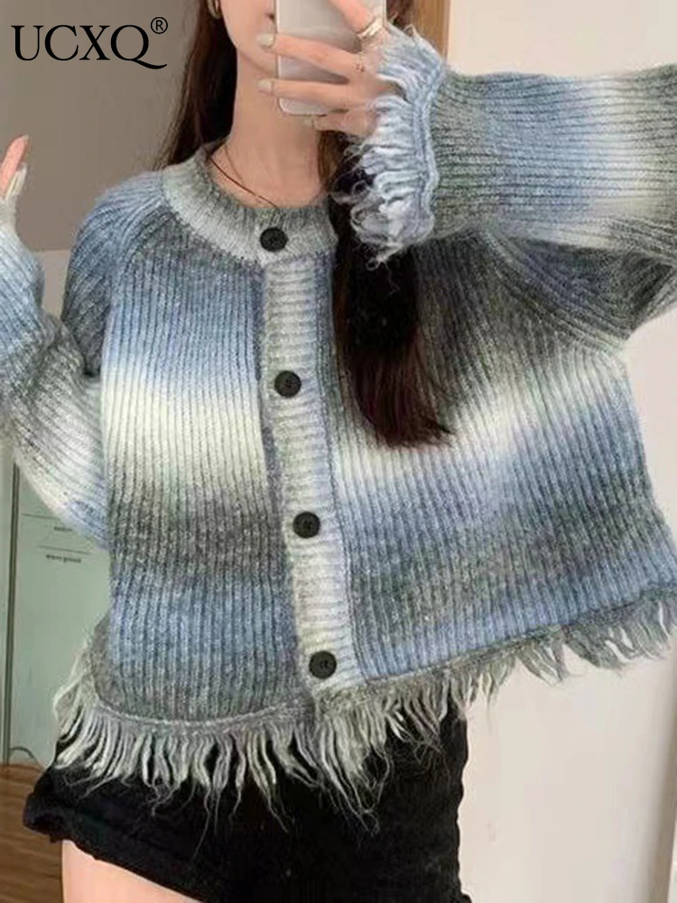 UCXQ Temperament O-neck Gradient Rainbow Tassel Patchwork Sweater Cardigan For Women Casual Knitting Top 2023 Autumn New 23A4117
UCXQ Temperament O-neck Gradient Rainbow Tassel Patchwork Sweater Cardigan For Women Casual Knitting Top 2023 Autumn New 23A4117