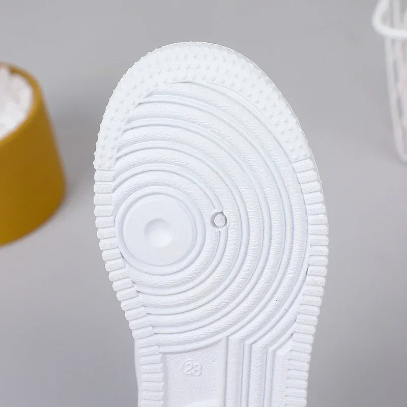 أحذية رياضية للبنات 2023 أحذية رياضية كاجوال جلدية جديدة للأطفال أحذية رياضية متوسطة وكبيرة على شكل سبايدر مان للأولاد أحذية رياضية للبنات 2023 أحذية رياضية كاجوال جلدية جديدة للأطفال أحذية رياضية متوسطة وكبيرة على شكل سبايدر مان للأولاد