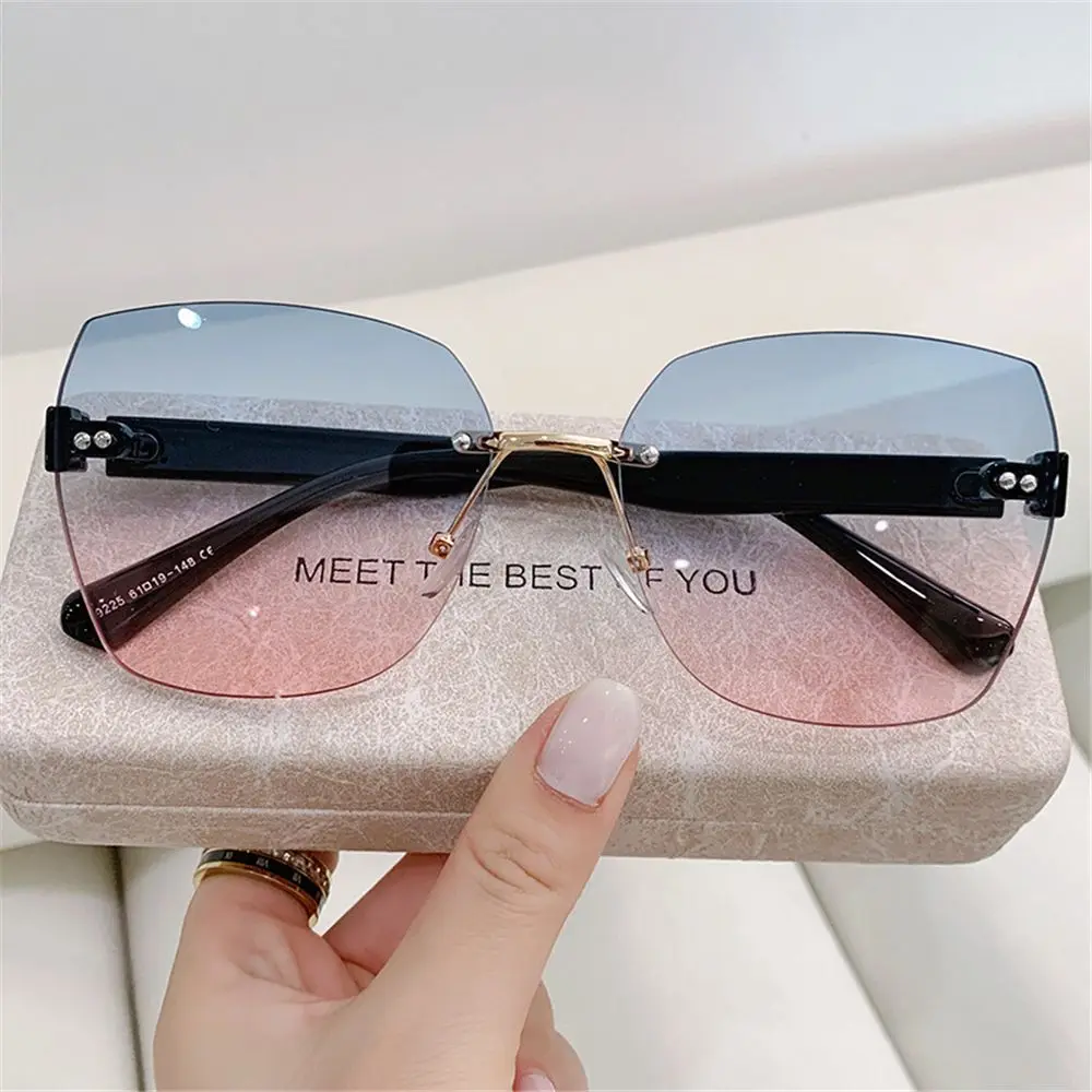 

Summer Big Frame Ladies Eyeglasses UV400 Frameless Sun Glasses Rimless Sunglasses Women Shades Gradient Sunglasses Anti-reflecti