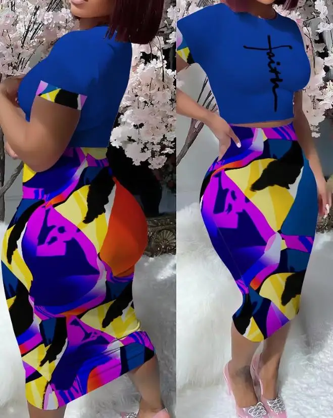 

Женский костюм с абстрактным геометрическим принтом, короткий топ и квадратная юбка с высокой талией и геометрическим рисунком, весна-лето 2024