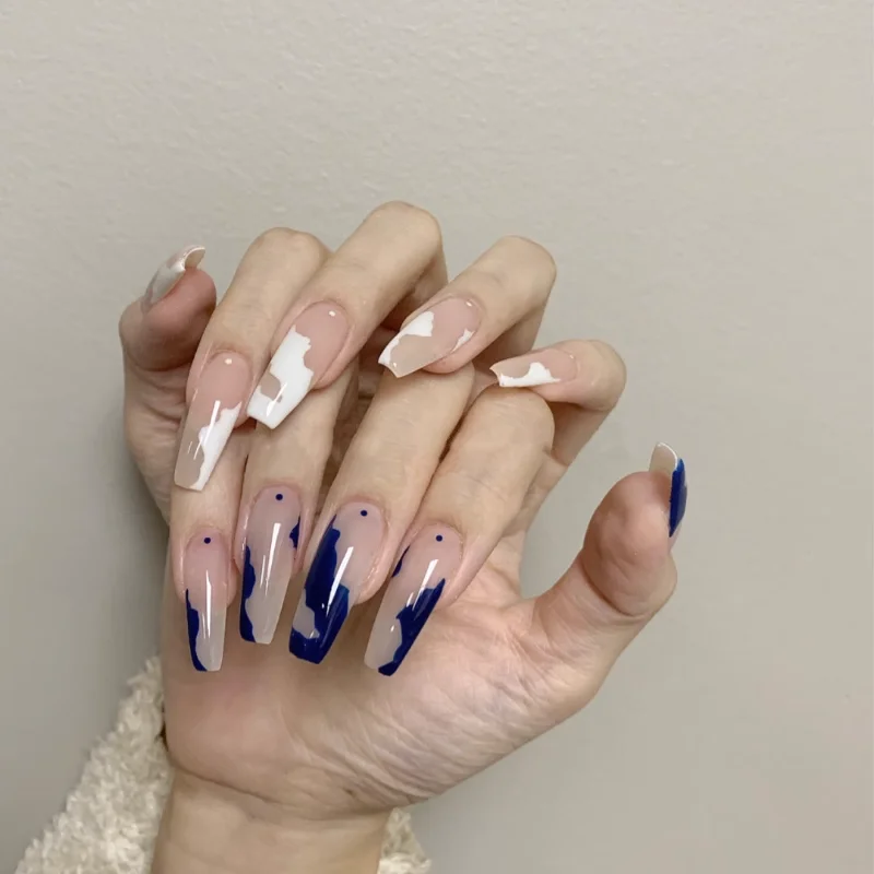 

Pseudo nail patches for repeated use of personalized blue and white cow pattern wearing nail patches for nail enhancement
