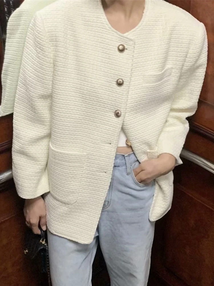 Woman Woolen Jacket Blazer Coats 2023 O-Neck Single Breasted Vintage Loose Jacket Autumn Winter Causal Elegant Outwear Chic Tops
Woman Woolen Jacket Blazer Coats 2023 O-Neck Single Breasted Vintage Loose Jacket Autumn Winter Causal Elegant Outwear Chic Tops