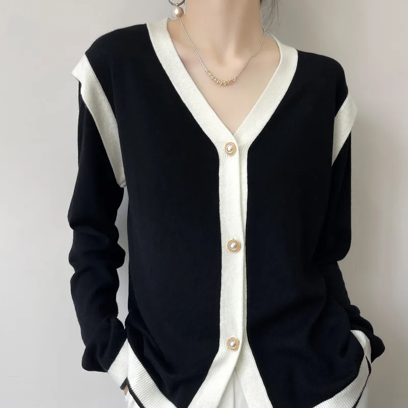 Xz0236 Merino Spring New Woolen Cardigan Women's V-neck Western style Button Loose Knitted Sweater Style Sweater
Xz0236 Merino Spring New Woolen Cardigan Women's V-neck Western style Button Loose Knitted Sweater Style Sweater