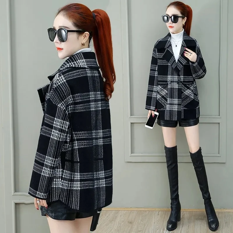 Plaid Women Woolen Jacket 2023Autumn Winter New Fashion Double breasted Loose Casual Mid Long Temperament Wool Coat Female Tops
Plaid Women Woolen Jacket 2023Autumn Winter New Fashion Double breasted Loose Casual Mid Long Temperament Wool Coat Female Tops