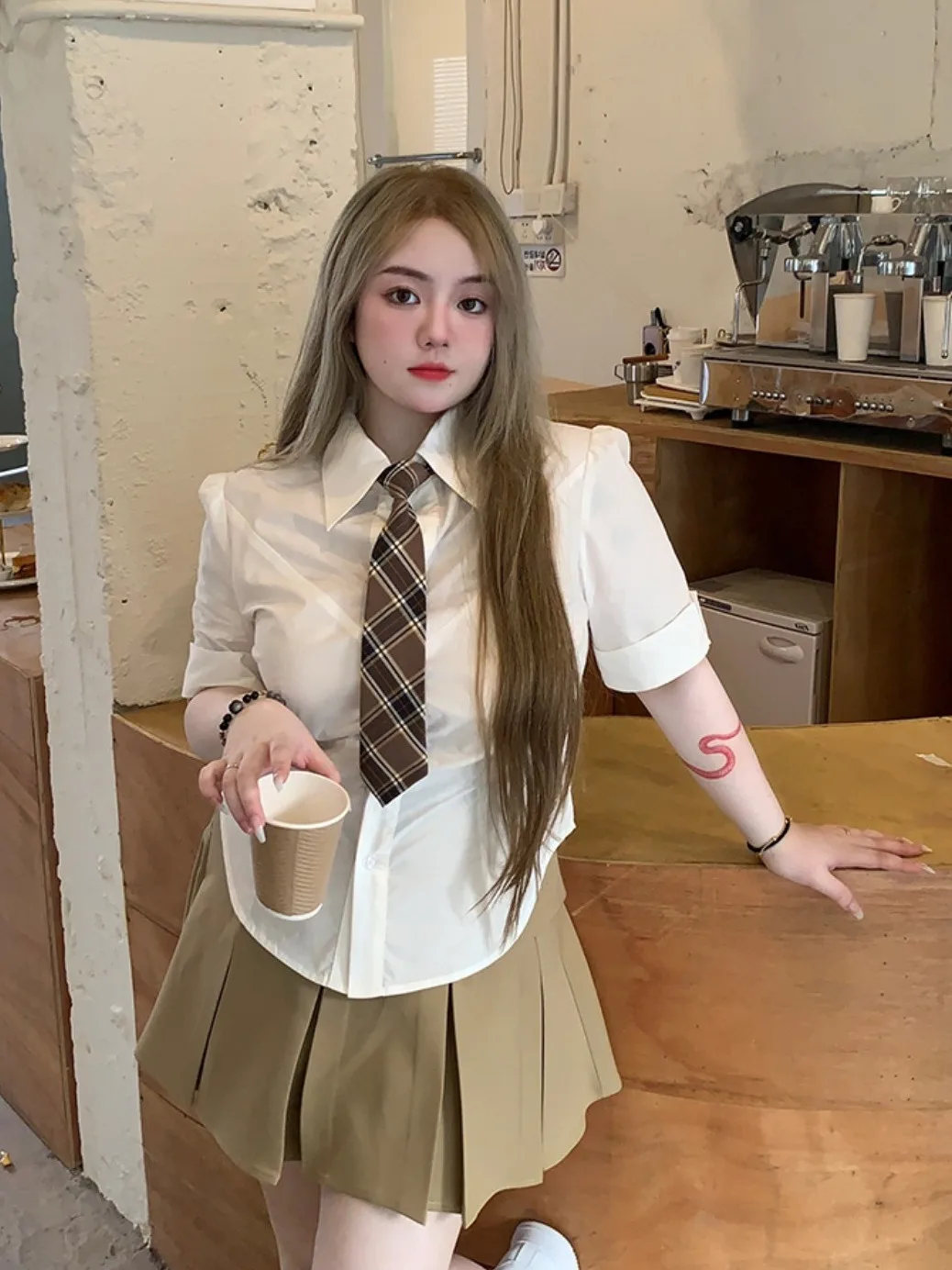 2024 Korean jk uniform sexy school girl cosply loose style hot girl improved jk uniform set three piece 4XL pleated skirt set
2024 Korean jk uniform sexy school girl cosply loose style hot girl improved jk uniform set three piece 4XL pleated skirt set