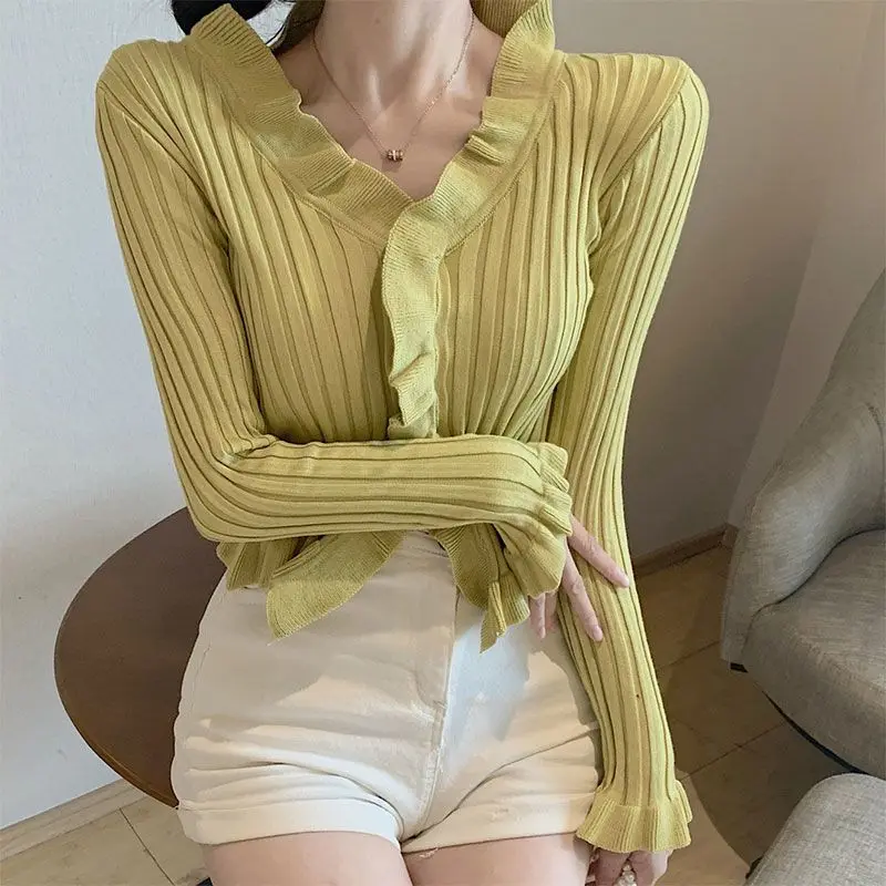 Sweater Solid Cardigan Women Long Sleeve Ruffles Female Girls Y2k Clothes Black T Shirts Korean Style V Neck Elegant Vintage Tee
Sweater Solid Cardigan Women Long Sleeve Ruffles Female Girls Y2k Clothes Black T Shirts Korean Style V Neck Elegant Vintage Tee