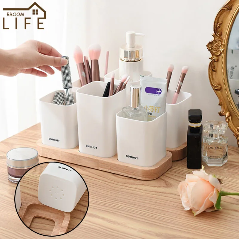 Настольный органайзер для косметических кистей, на 2/3 ячеек
Настольный органайзер для косметических кистей, на 2/3 ячеек