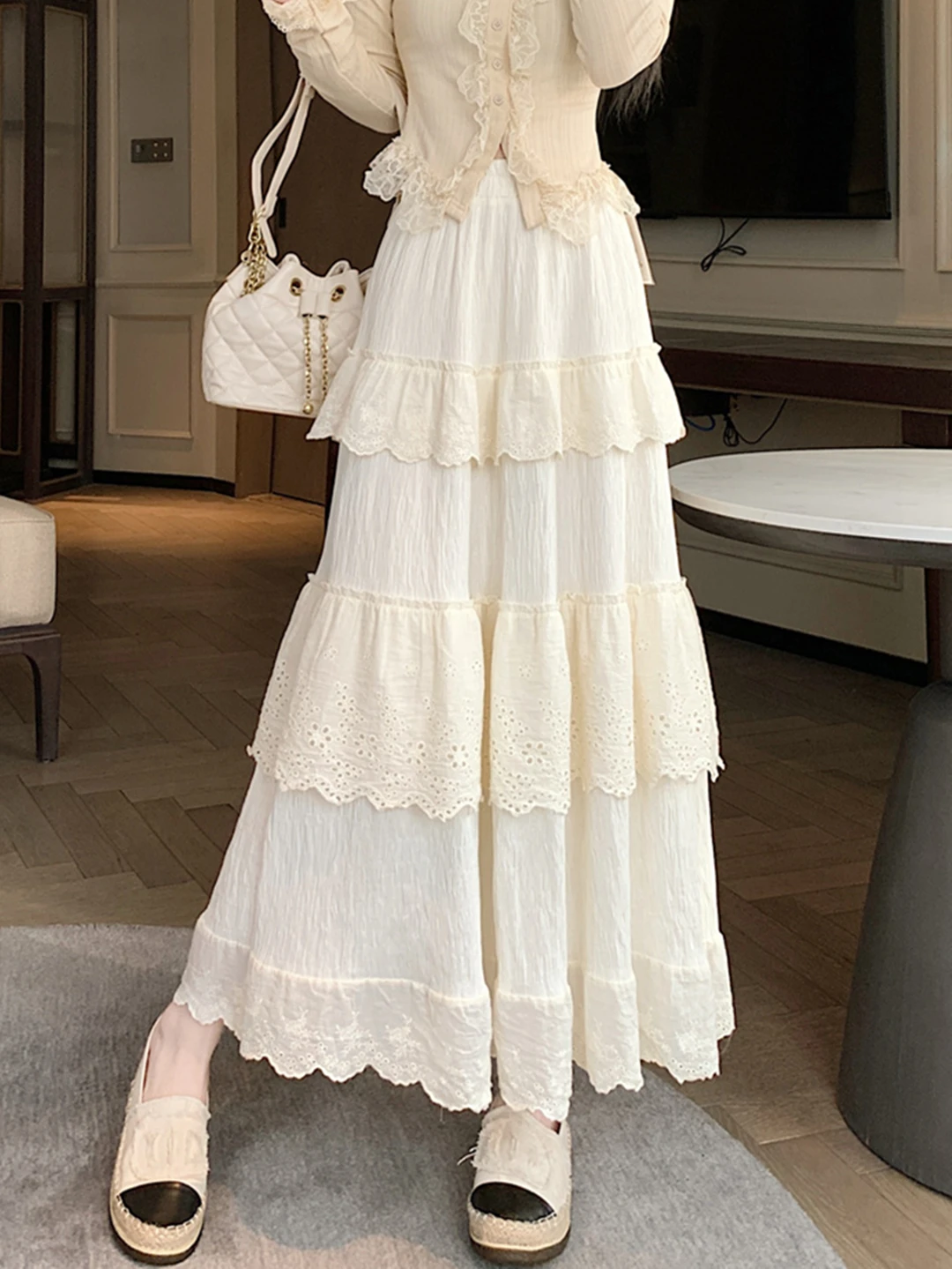 Женская юбка с вышивкой, юбка в стиле пэчворк с высокой талией, весна-лето 2024
Женская юбка с вышивкой, юбка в стиле пэчворк с высокой талией, весна-лето 2024