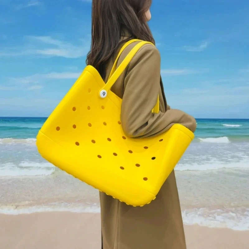 Summer Bogg Bag Large Waterproof Fashion EVA Punched Handbags Water Park Ladies Tote Handbags Women's Storage Beach Bogg Bags
Summer Bogg Bag Large Waterproof Fashion EVA Punched Handbags Water Park Ladies Tote Handbags Women's Storage Beach Bogg Bags