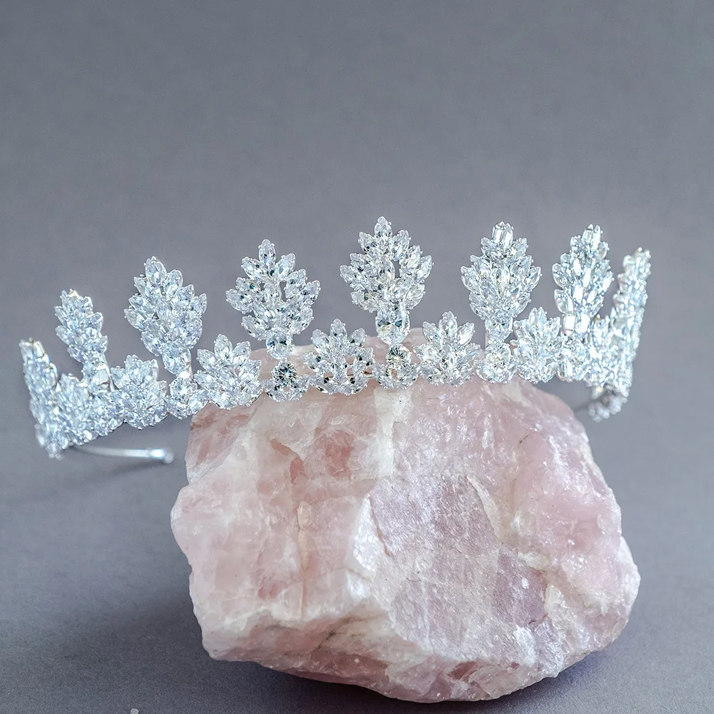 Cubic Zirconia Tiaras For Wedding Bride Hair Jewelry Accessories Bridal Tiaras Crowns For Women Pageant Prom Party Headdress
Cubic Zirconia Tiaras For Wedding Bride Hair Jewelry Accessories Bridal Tiaras Crowns For Women Pageant Prom Party Headdress