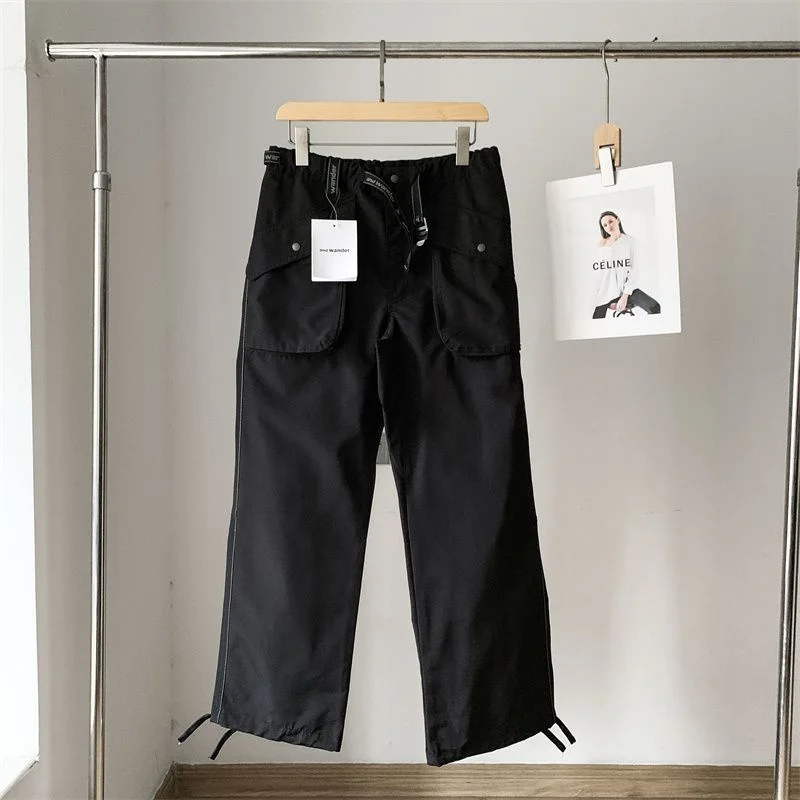 AND WANDER Men's Nylon Cargo Pants Japanese Autumn New Outdoor Function 3M Reflective Large Pocket Women's Casual Loose Leggings
AND WANDER Men's Nylon Cargo Pants Japanese Autumn New Outdoor Function 3M Reflective Large Pocket Women's Casual Loose Leggings