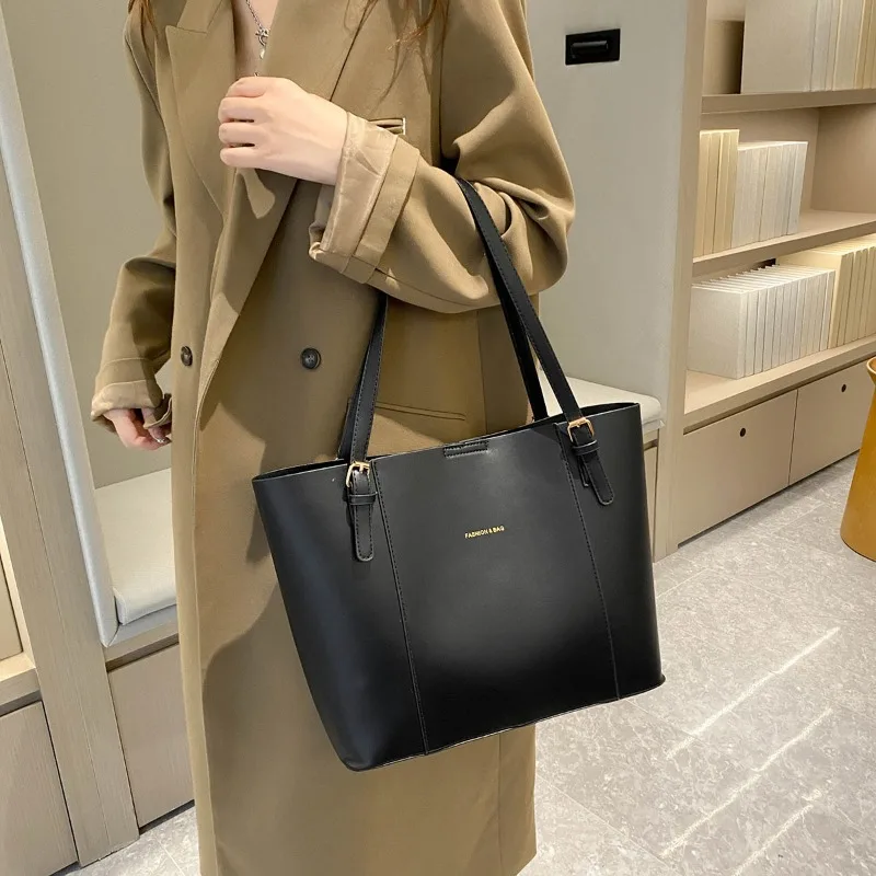 Retro Minimalist Atmospheric Commuting Shoulder Bag for Women Spring Summer New Western-style Large Capacity Tote Shoulder Bag
Retro Minimalist Atmospheric Commuting Shoulder Bag for Women Spring Summer New Western-style Large Capacity Tote Shoulder Bag