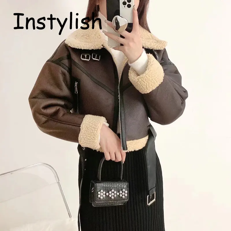 Женские толстые теплые куртки из искусственной кожи 2022 зимнее винтажное флисовое крутое байкерское пальто на молнии женская верхняя одежда с поясом шикарные топы
Женские толстые теплые куртки из искусственной кожи 2022 зимнее винтажное флисовое крутое байкерское пальто на молнии женская верхняя одежда с поясом шикарные топы