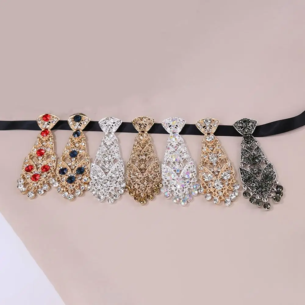 Fashion Metal Rhinestone Neck Tie For Men Women Necktie Men's Collar Wedding Dress Collar Gentleman Suit Shiny Crystal Tie
Fashion Metal Rhinestone Neck Tie For Men Women Necktie Men's Collar Wedding Dress Collar Gentleman Suit Shiny Crystal Tie