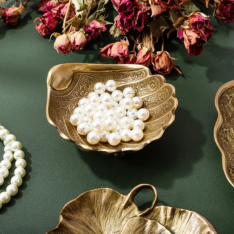 Leafshaped Metal Storage Tray Highend Jewelry Display Handcraft Brass Carving Tray Decorative Organizer Elegant Accessory Holder
Leafshaped Metal Storage Tray Highend Jewelry Display Handcraft Brass Carving Tray Decorative Organizer Elegant Accessory Holder
