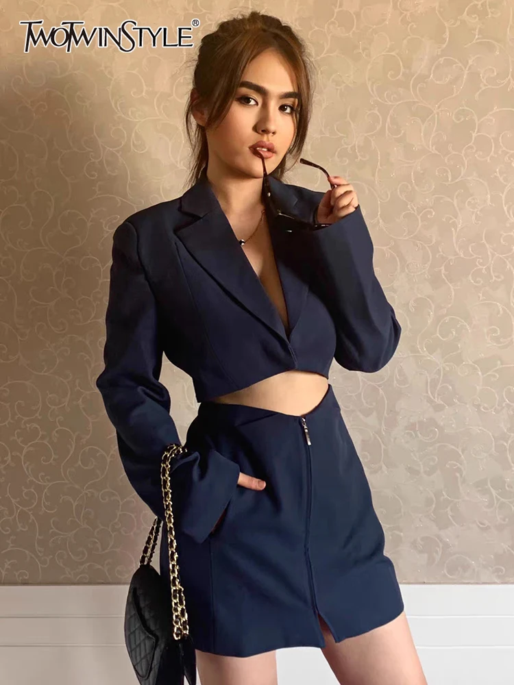 TWOTWINSTYLE Sexy Solid Dress For Women V Neck Long Sleeve High Waist Hollow Out Mini Dresses Female Fashion New Clothing Style
TWOTWINSTYLE Sexy Solid Dress For Women V Neck Long Sleeve High Waist Hollow Out Mini Dresses Female Fashion New Clothing Style