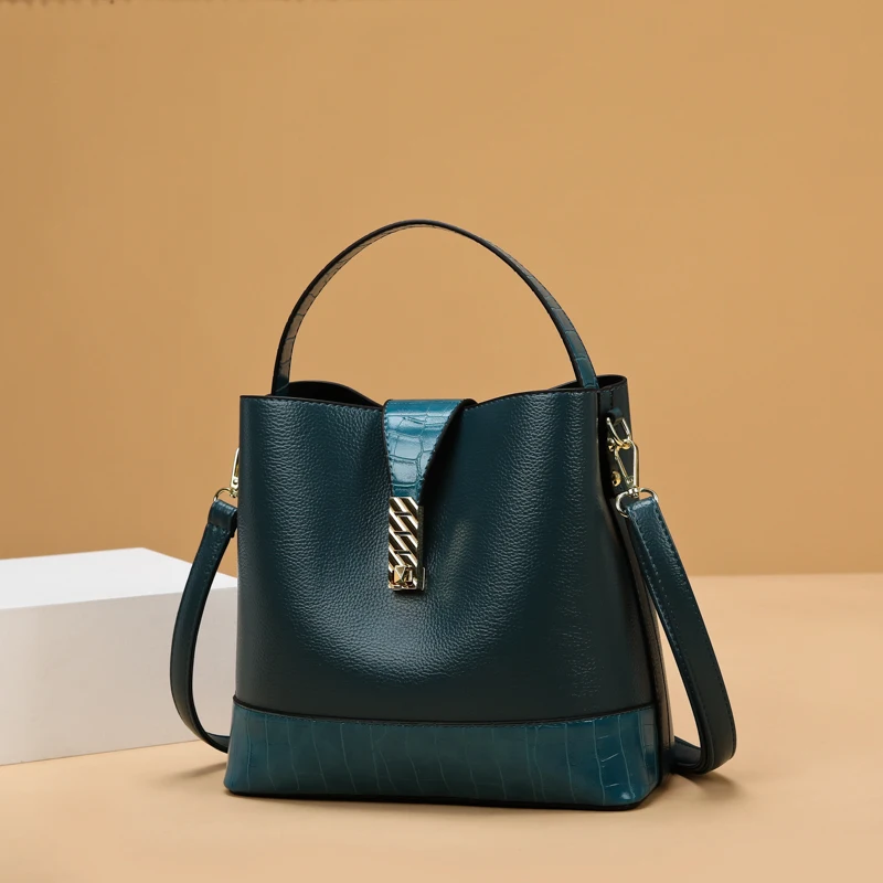 New Student PU Leather Women Shoulder Strap Designer Leisure Big Size Girl Crossbody Bags Daily Large Pocket Zipper For Shopping
New Student PU Leather Women Shoulder Strap Designer Leisure Big Size Girl Crossbody Bags Daily Large Pocket Zipper For Shopping