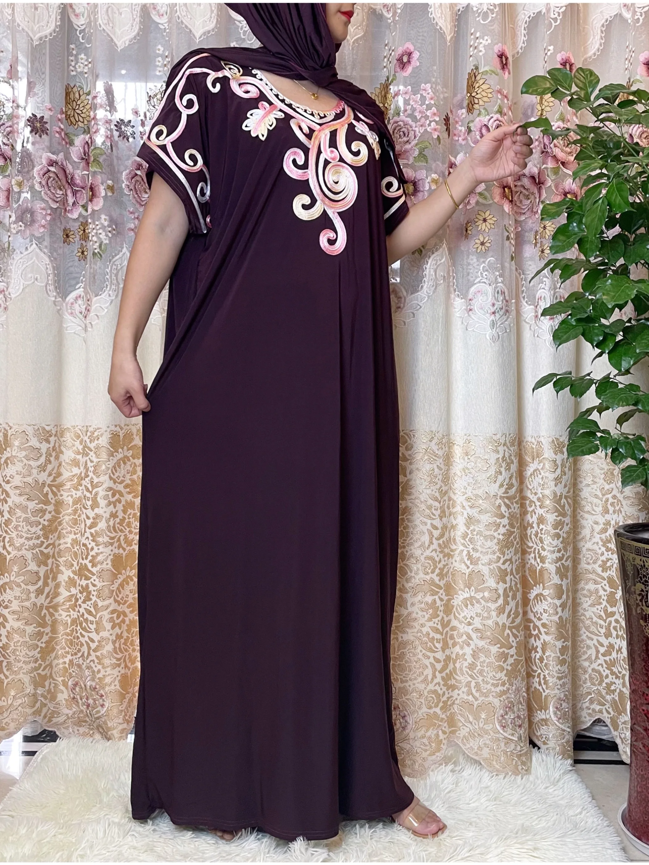 2023 New Dubai Muslim Islamic Abaya Embroidered Ice Silk Comfortable Women's Dress with A Ceremonial Prayer Arab Turkey
2023 New Dubai Muslim Islamic Abaya Embroidered Ice Silk Comfortable Women's Dress with A Ceremonial Prayer Arab Turkey