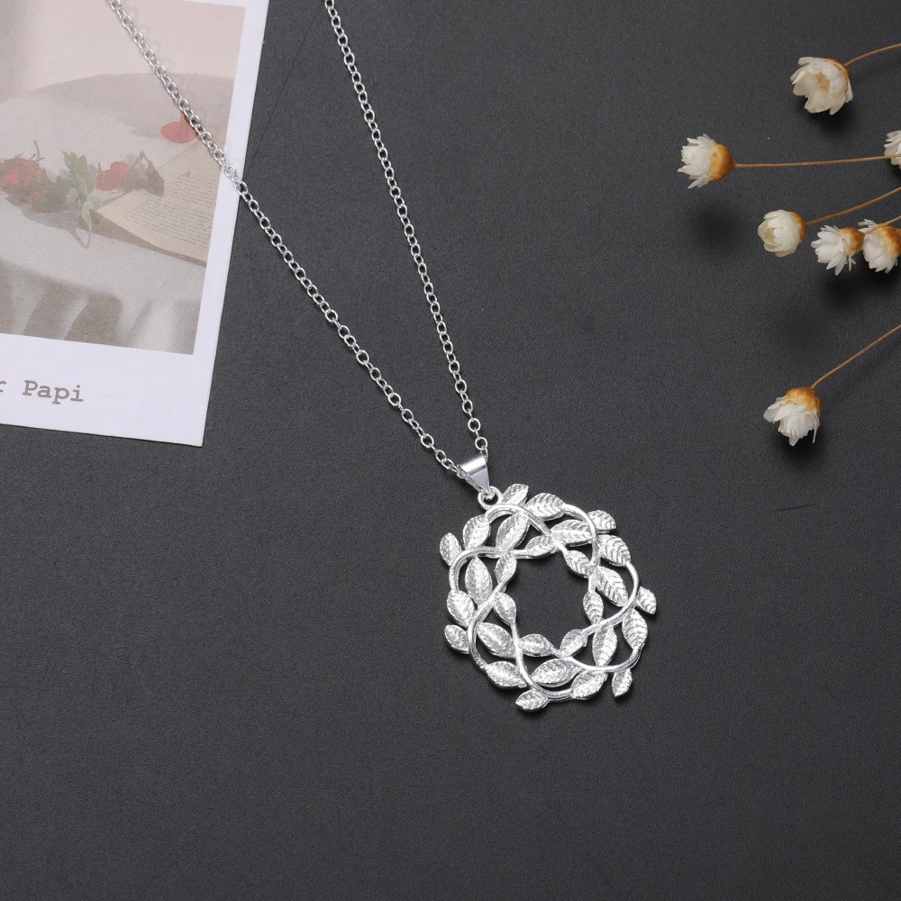 Hot fine 925 Sterling Silver Flowers leaves Pendant Necklace for Women Christmas Gifts Fashion Luxury Party Wedding Jewelry
Hot fine 925 Sterling Silver Flowers leaves Pendant Necklace for Women Christmas Gifts Fashion Luxury Party Wedding Jewelry