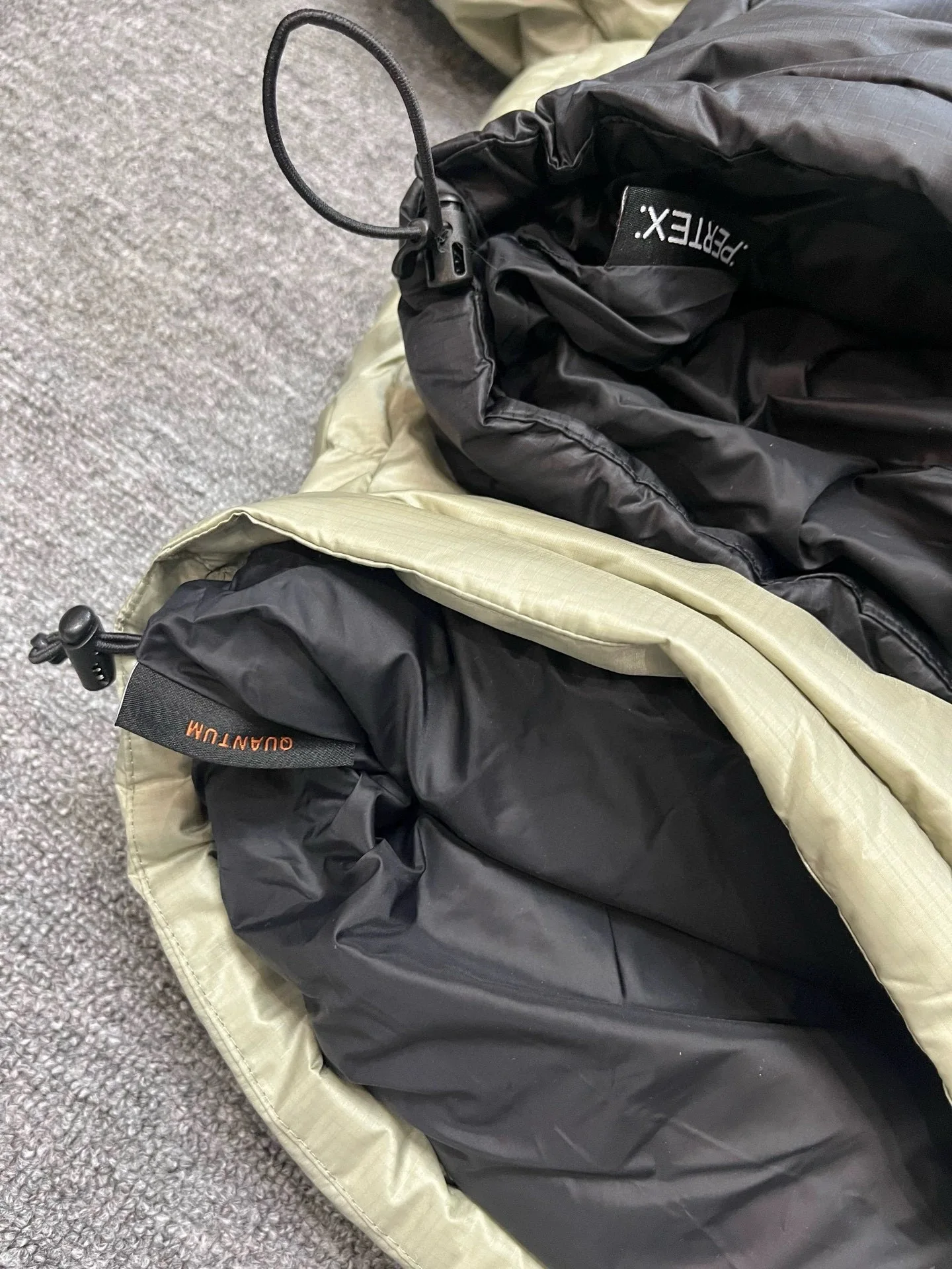 سترة GDW PerTEX Quantum معزولة بالريش مع غطاء للرأس، دافئة ومريحة، بأسلوب شبابي عصري، سميكة للخريف والشتاء سترة GDW PerTEX Quantum معزولة بالريش مع غطاء للرأس، دافئة ومريحة، بأسلوب شبابي عصري، سميكة للخريف والشتاء