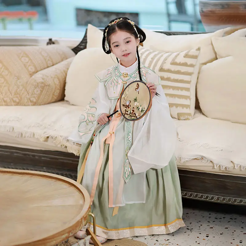 Тонкое Платье Hanfu в китайском стиле для девочек с длинным рукавом и облачными плечами традиционное китайское детское платье Hanfu
Тонкое Платье Hanfu в китайском стиле для девочек с длинным рукавом и облачными плечами традиционное китайское детское платье Hanfu