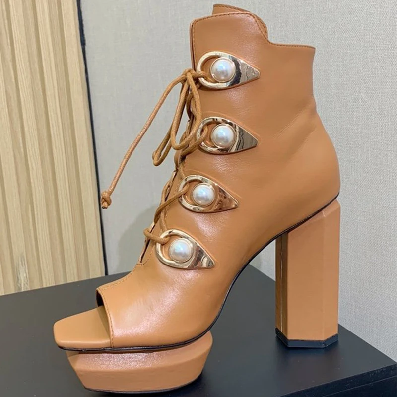 Autumn Fashion Short Boots 2023 New Unique Pearl Decor Platform Ladies Boots Appear Thin Open Toe Banquet Female High Heels
Autumn Fashion Short Boots 2023 New Unique Pearl Decor Platform Ladies Boots Appear Thin Open Toe Banquet Female High Heels