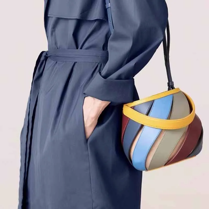 2024 New Geometric Designer Bucket Bag Cyber Spliced Cowhide Hundred Multicolour Crossbody Shoulder Bag Cylindrical Handbags
2024 New Geometric Designer Bucket Bag Cyber Spliced Cowhide Hundred Multicolour Crossbody Shoulder Bag Cylindrical Handbags