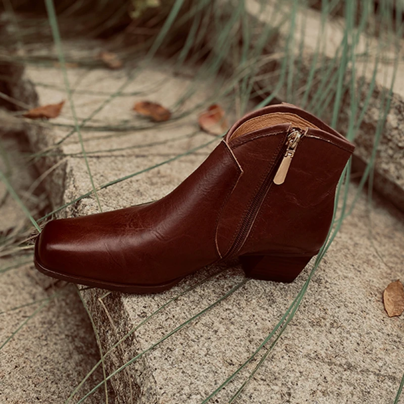 Heihaian Ankle Boots 2023 Autumn/Winter New Vintage Style Elegant Short Boots Square Zipper Leather Boots Suitable For Women
Heihaian Ankle Boots 2023 Autumn/Winter New Vintage Style Elegant Short Boots Square Zipper Leather Boots Suitable For Women