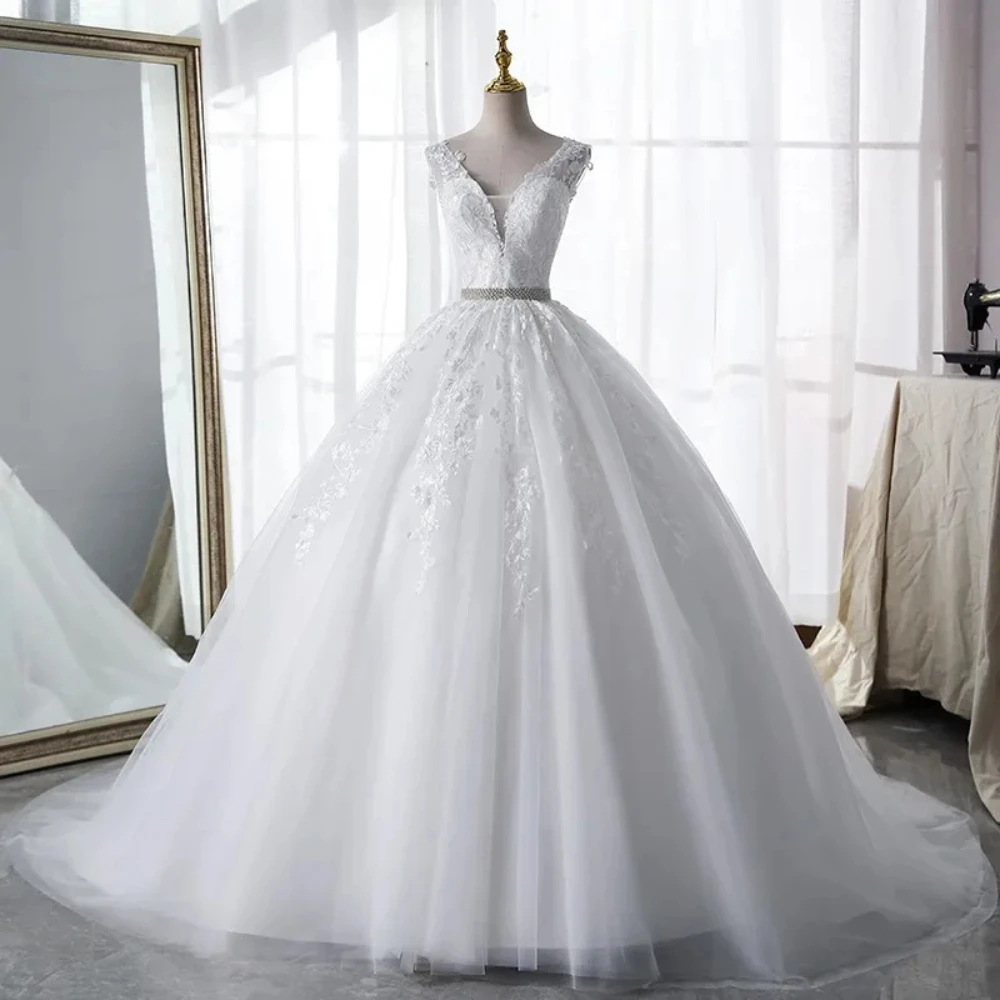 Exquisite White New Wedding Dresses V-Neck A-Line Simple Appliques Lace Satin Beadings Bridal Gowns Custom Made Robe De Mariée
Exquisite White New Wedding Dresses V-Neck A-Line Simple Appliques Lace Satin Beadings Bridal Gowns Custom Made Robe De Mariée