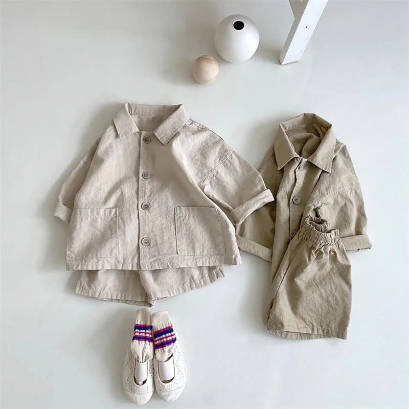 INS Boys and Girls' Summer New Set Fashionable and Handsome Polo Neck Shirt Shorts Children's Casual Two Piece Set
INS Boys and Girls' Summer New Set Fashionable and Handsome Polo Neck Shirt Shorts Children's Casual Two Piece Set