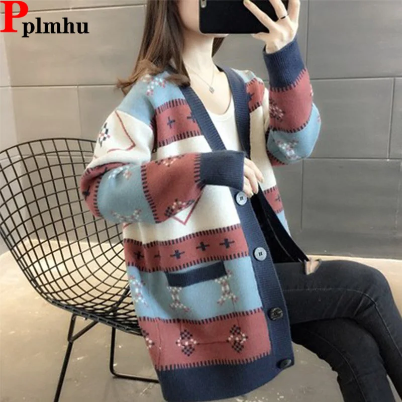 Plus Size Spliced Knit Cardigan Coats Korean Fashion V-neck Knitted Women Sweater Loose Long Sleeve Tops Elegant 2023 New Sueter
Plus Size Spliced Knit Cardigan Coats Korean Fashion V-neck Knitted Women Sweater Loose Long Sleeve Tops Elegant 2023 New Sueter